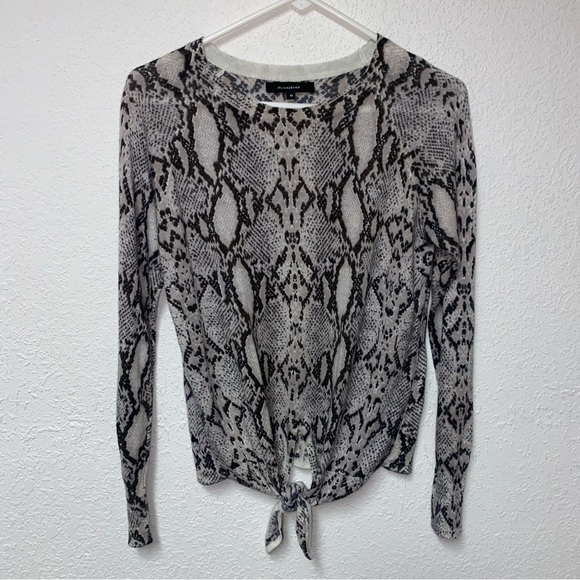 Olivaceous Snakeskin Print Tie Waist Sweater Size Medium - Picture 6 of 14
